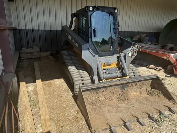 Image of John Deere 331G equipment image 2