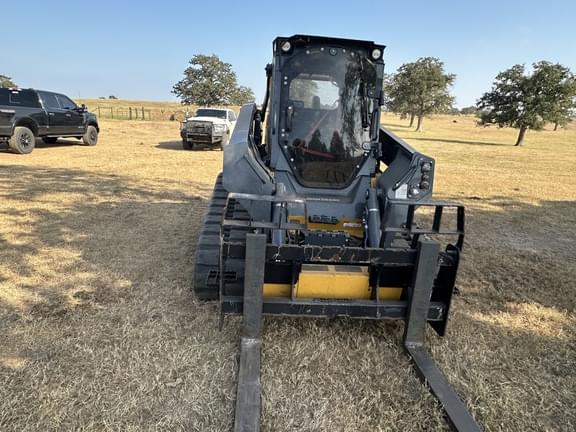 Image of John Deere 331G equipment image 4