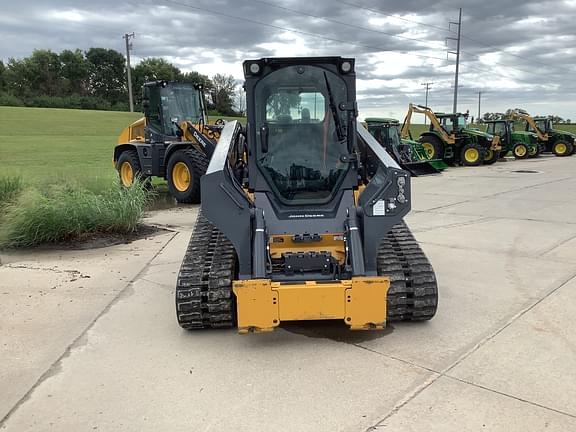 Image of John Deere 331G equipment image 1