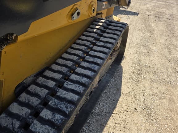 Image of John Deere 331G equipment image 2