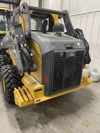 Image of John Deere 332G equipment image 3