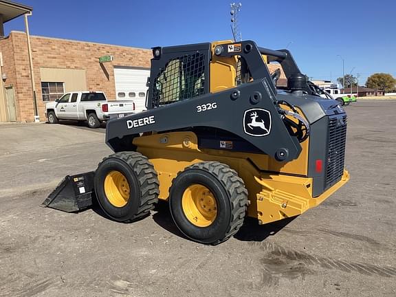 Image of John Deere 332G equipment image 4