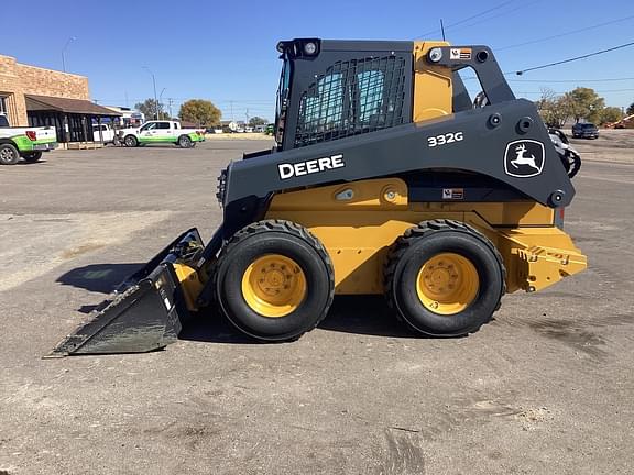 Image of John Deere 332G equipment image 2