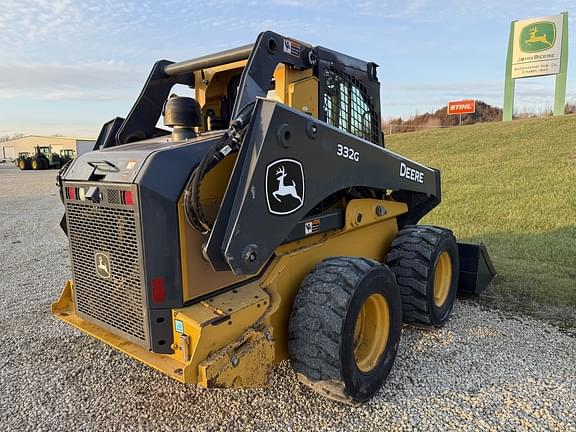 Image of John Deere 332G equipment image 4