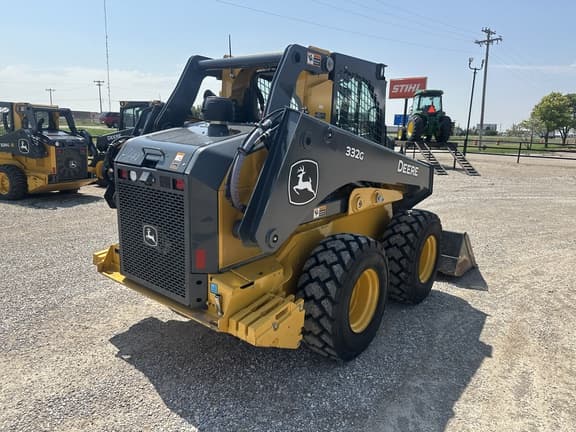 Image of John Deere 332G equipment image 4