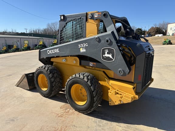 Image of John Deere 332G equipment image 2