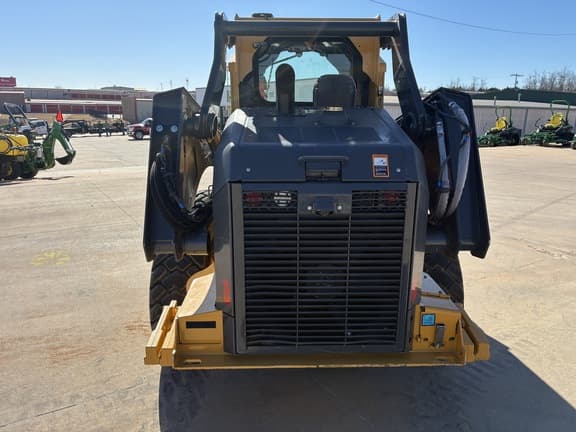 Image of John Deere 332G equipment image 3