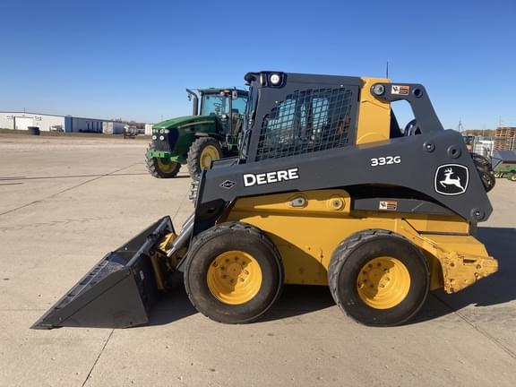 Image of John Deere 332G equipment image 3