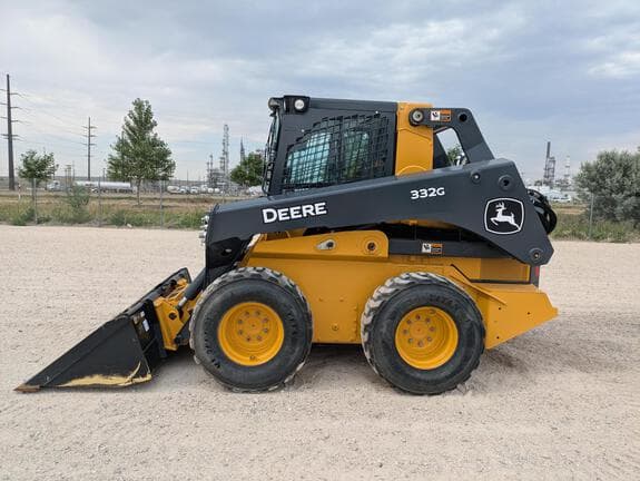 Image of John Deere 332G equipment image 1