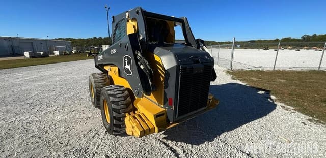 Image of John Deere 332G equipment image 2