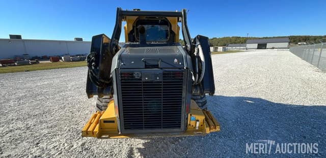 Image of John Deere 332G equipment image 3