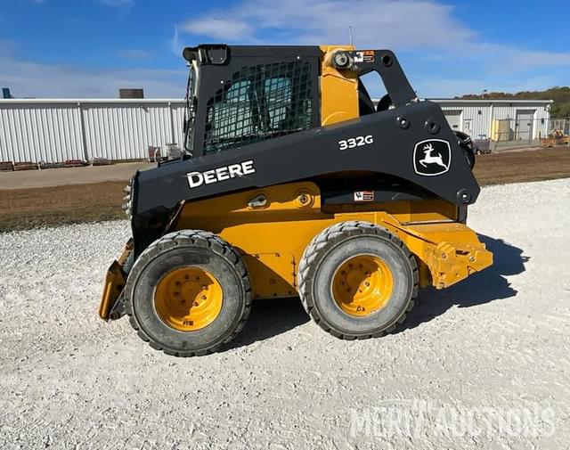 Image of John Deere 332G equipment image 2
