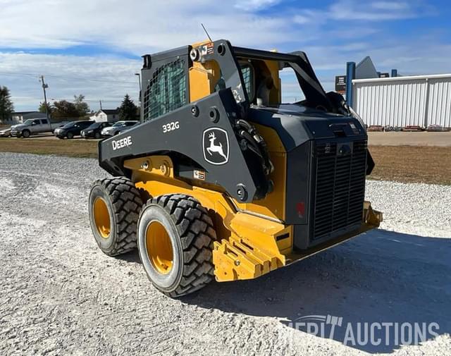 Image of John Deere 332G equipment image 3