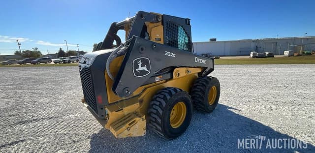 Image of John Deere 332G equipment image 4