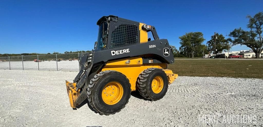 Image of John Deere 332G Primary image