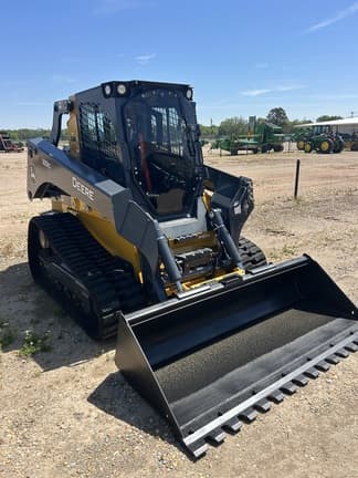 Image of John Deere 333G equipment image 1