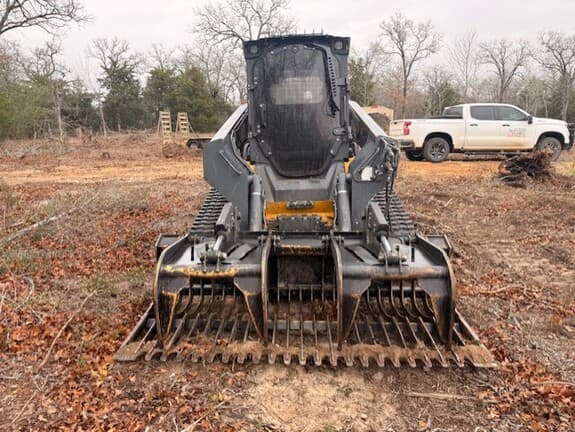 Image of John Deere 333G equipment image 4