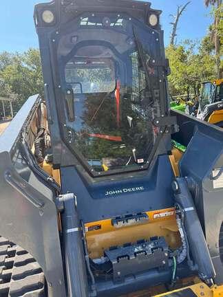 Image of John Deere 333G equipment image 1