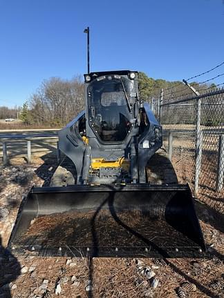 Image of John Deere 333G equipment image 1