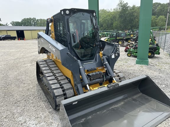 2023 John Deere 333G Equipment Image0