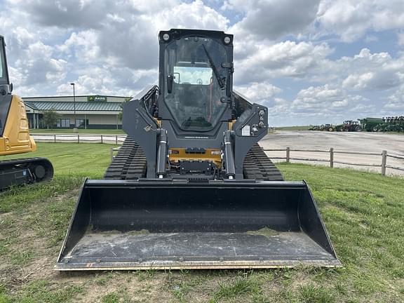Image of John Deere 333G equipment image 1