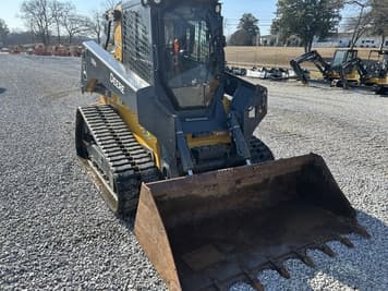 Main image John Deere 333G