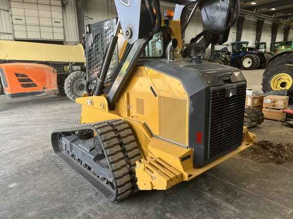 Image of John Deere 333G equipment image 2