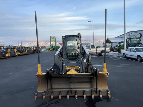 Image of John Deere 333G equipment image 1