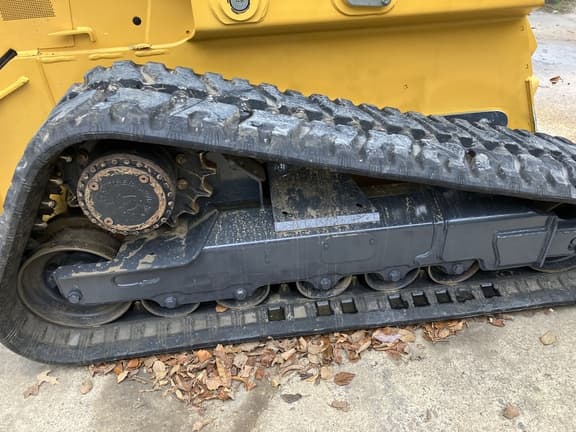 Image of John Deere 333G equipment image 1