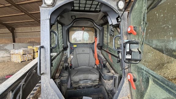 Image of John Deere 333G equipment image 4