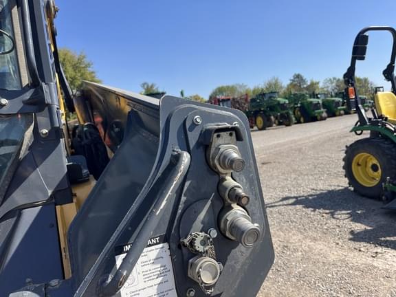 Image of John Deere 333G equipment image 4