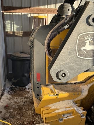Image of John Deere 333G equipment image 4