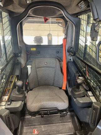 Image of John Deere 333G Primary image