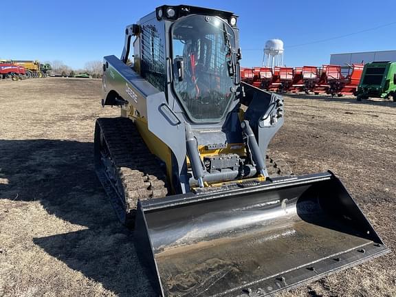 Image of John Deere 333G equipment image 4