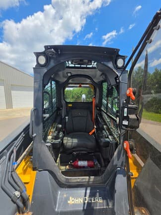 Image of John Deere 333G equipment image 1