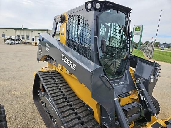 Image of John Deere 333G Primary image