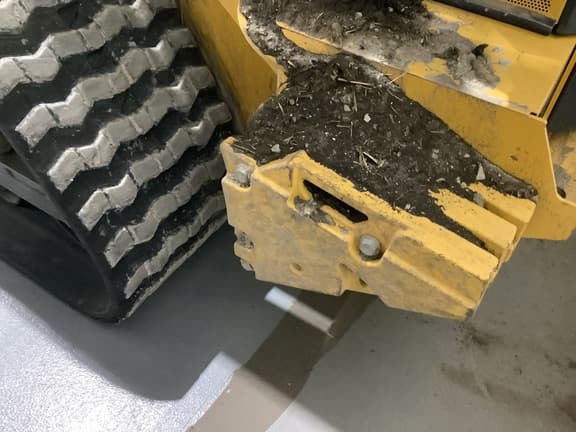 Image of John Deere 333G equipment image 4