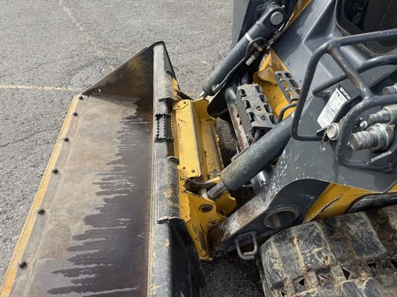 Image of John Deere 333G equipment image 3