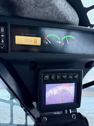 Image of John Deere 333G equipment image 4