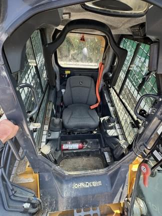 Image of John Deere 333G equipment image 4
