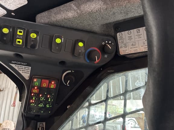 Image of John Deere 333G equipment image 3