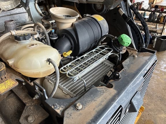 Image of John Deere 333G equipment image 4