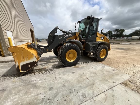 Image of John Deere 344P equipment image 2