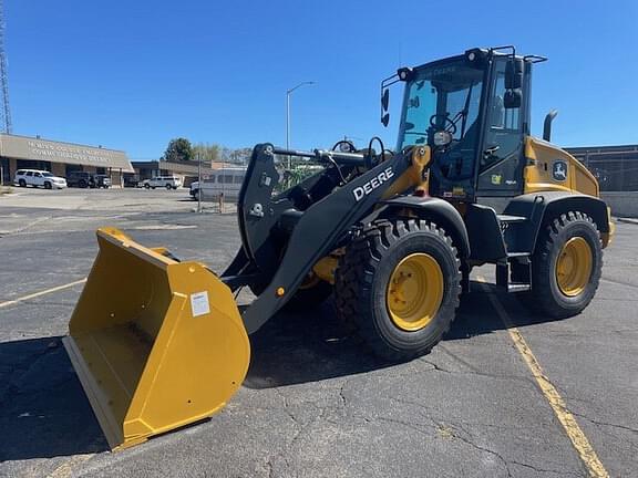 Image of John Deere 344P equipment image 2