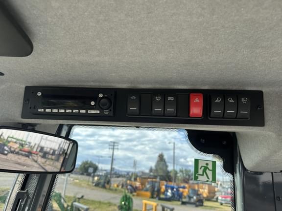 Image of John Deere 344P equipment image 4