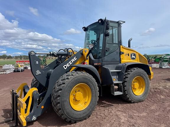 Image of John Deere 344L equipment image 1