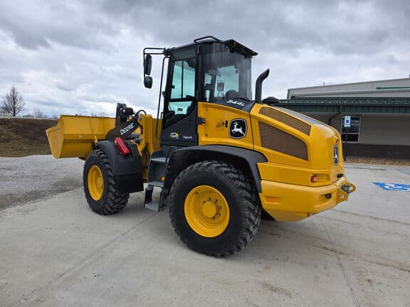 Image of John Deere 344L equipment image 3