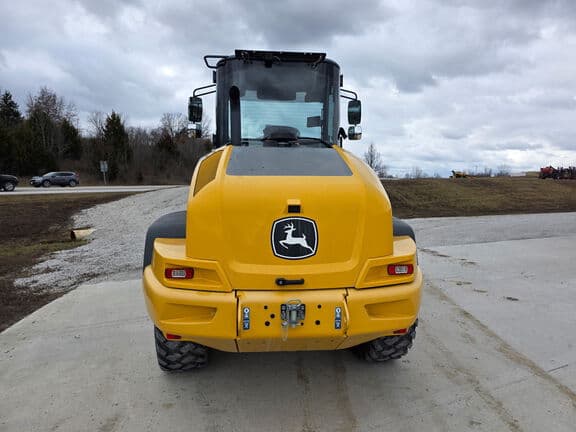 Image of John Deere 344L equipment image 4