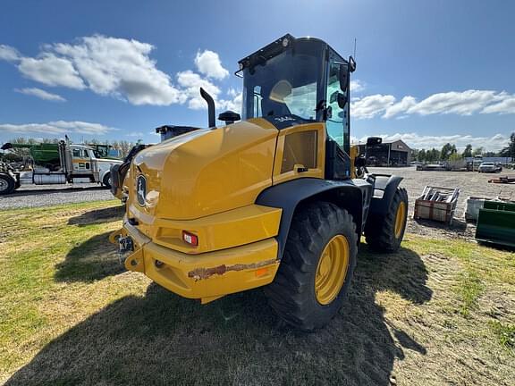 Image of John Deere 344L equipment image 2