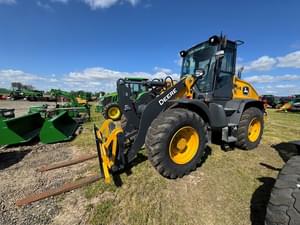 2023 John Deere 344L Image